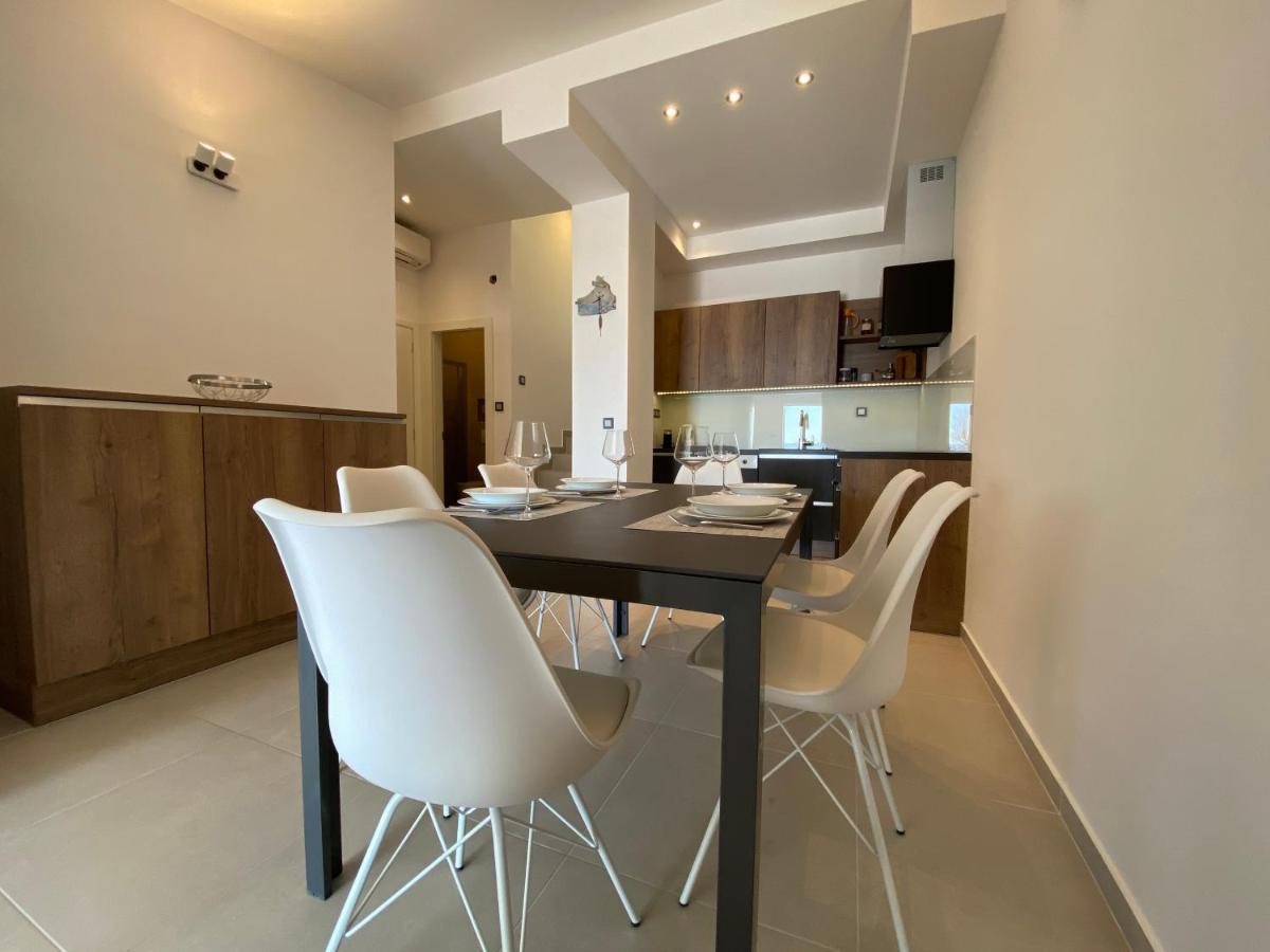 Holiday House Laura Vir Exterior foto
