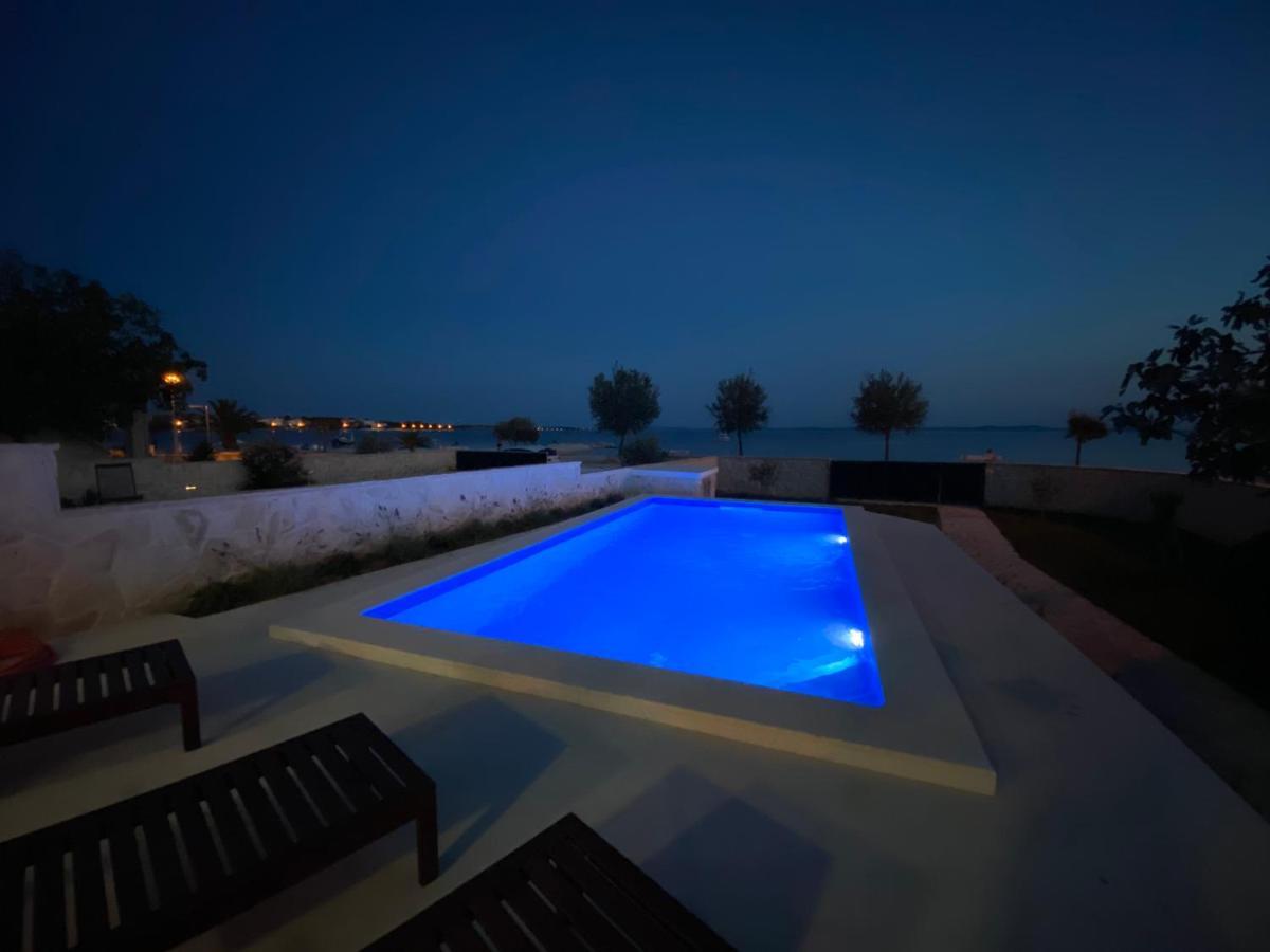 Holiday House Laura Vir Exterior foto