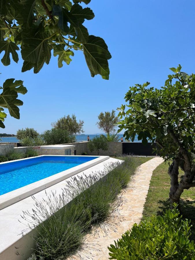 Holiday House Laura Vir Exterior foto