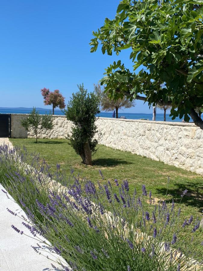 Holiday House Laura Vir Exterior foto